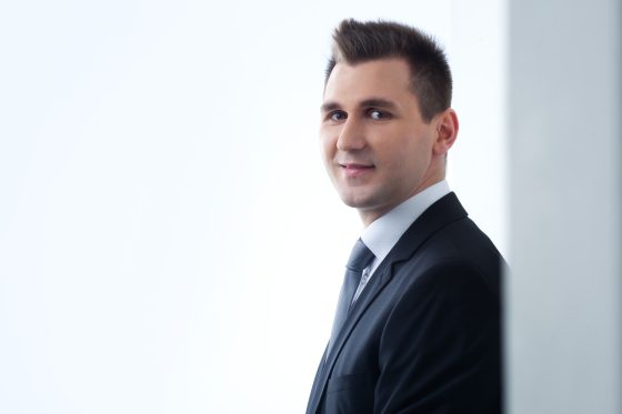 Pressefoto Philipp Kainz – Porträt seitlich